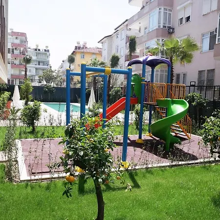 Apartmán Уютные Апартаменты В Центре Алании В 100 М От Моря Alanya