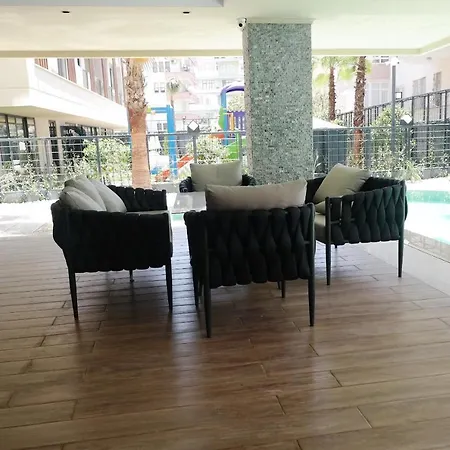 Уютные Апартаменты В Центре Алании В 100 М От Моря Apartmán