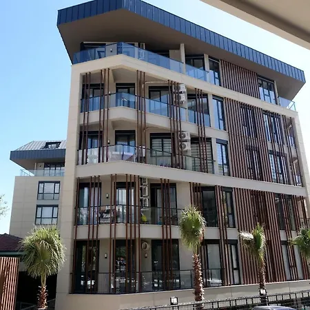 Apartmán Уютные Апартаменты В Центре Алании В 100 М От Моря *