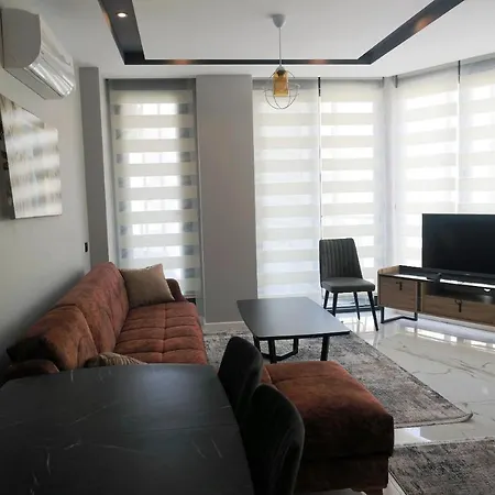 Apartmán Уютные Апартаменты В Центре Алании В 100 М От Моря *